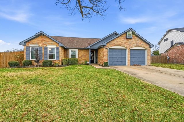 4803 Hollow Tree Court, Arlington, TX 76018