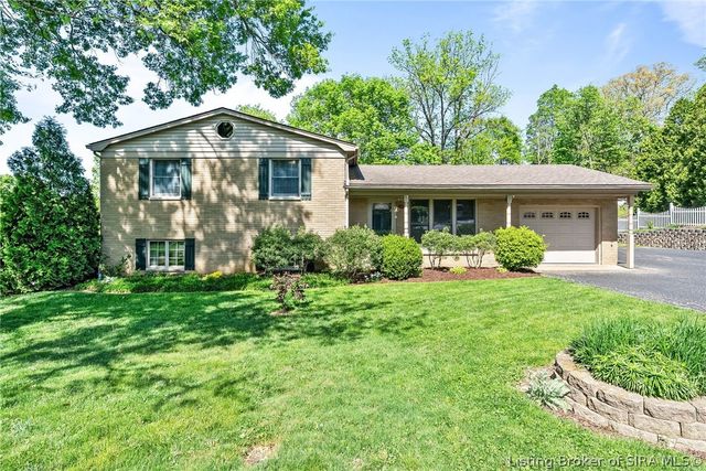 4013 Scenic Valley Road, Floyds Knobs, IN 47119