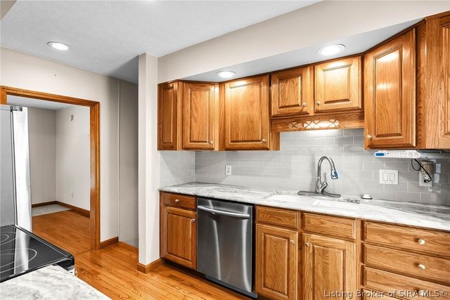 4013 Scenic Valley Road, Floyds Knobs, IN 47119