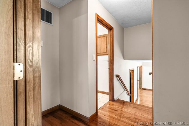 4013 Scenic Valley Road, Floyds Knobs, IN 47119