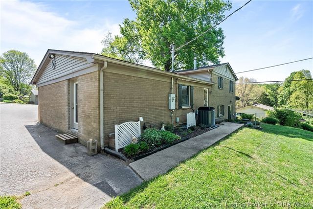4013 Scenic Valley Road, Floyds Knobs, IN 47119