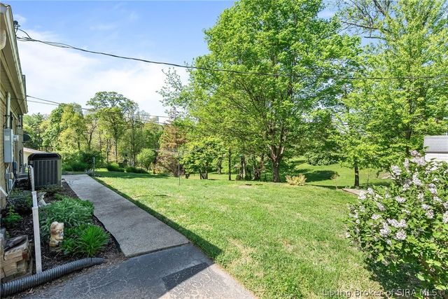 4013 Scenic Valley Road, Floyds Knobs, IN 47119
