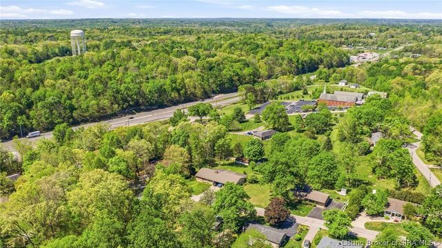4013 Scenic Valley Road, Floyds Knobs, IN 47119