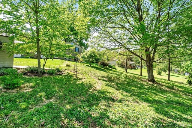 4013 Scenic Valley Road, Floyds Knobs, IN 47119