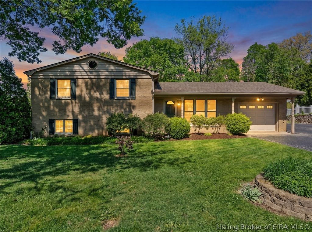 4013 Scenic Valley Road, Floyds Knobs, IN 47119