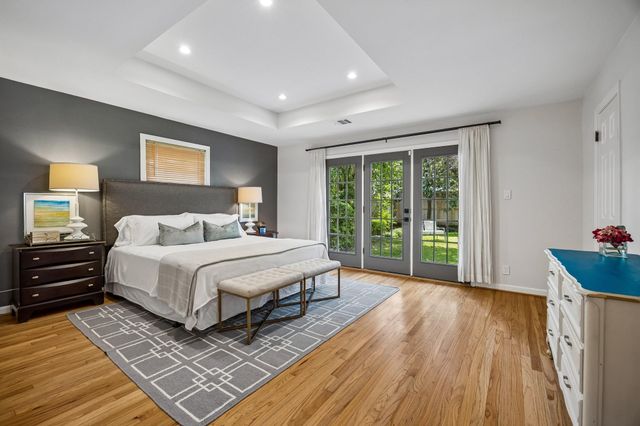 1902 Chimney Rock Road, Houston, TX 77056