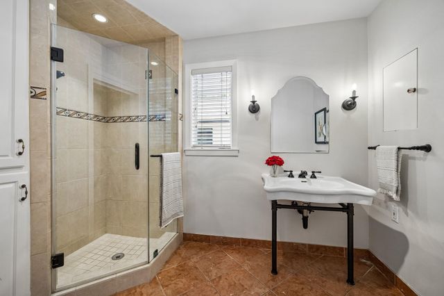 1902 Chimney Rock Road, Houston, TX 77056