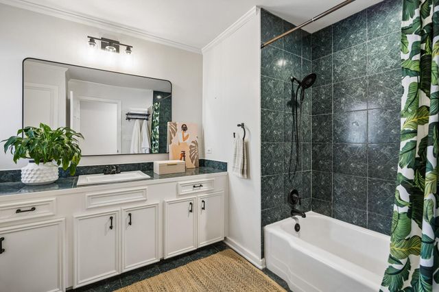 1902 Chimney Rock Road, Houston, TX 77056