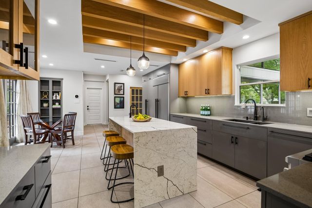 1902 Chimney Rock Road, Houston, TX 77056