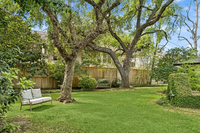 1902 Chimney Rock Road, Houston, TX 77056