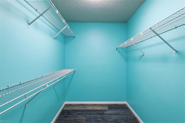 860 Gas Light LN, Virginia Beach, VA 23462