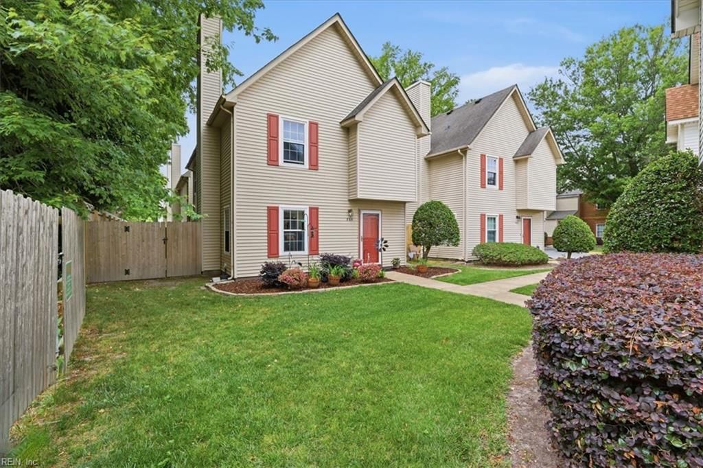 860 Gas Light LN, Virginia Beach, VA 23462