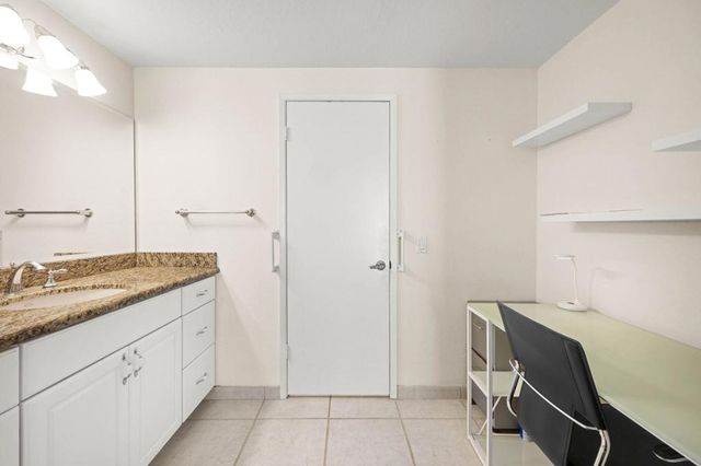 68390 Calle Barcelona, Cathedral City, CA 92234