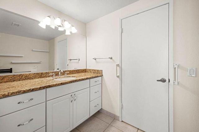 68390 Calle Barcelona, Cathedral City, CA 92234