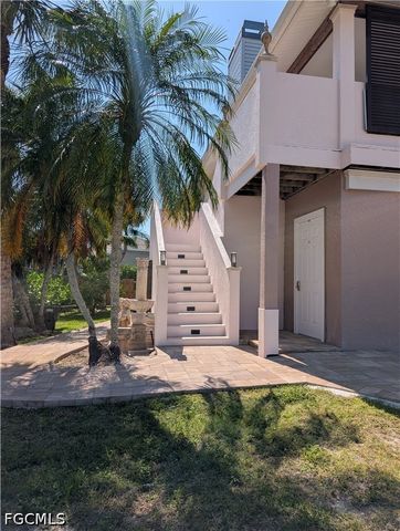 14952 Kimberly LN, Fort Myers, FL 33908