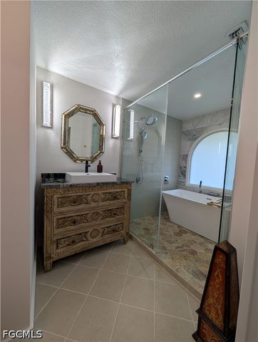 14952 Kimberly LN, Fort Myers, FL 33908