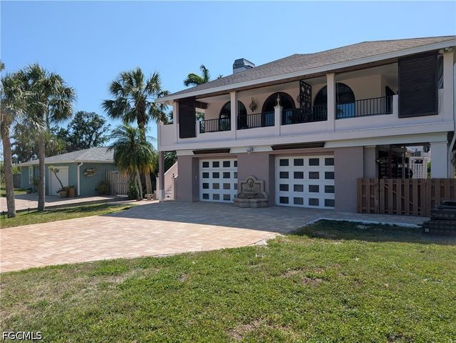 14952 Kimberly LN, Fort Myers, FL 33908