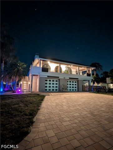 14952 Kimberly LN, Fort Myers, FL 33908