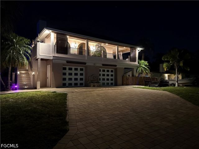 14952 Kimberly LN, Fort Myers, FL 33908