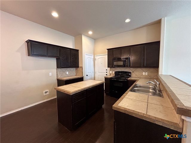 295 Rosalie Drive, New Braunfels, TX 78130