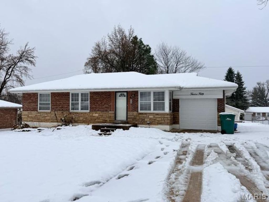 1250 Admiral Drive, Bellefontaine Nghbrs, MO 63137