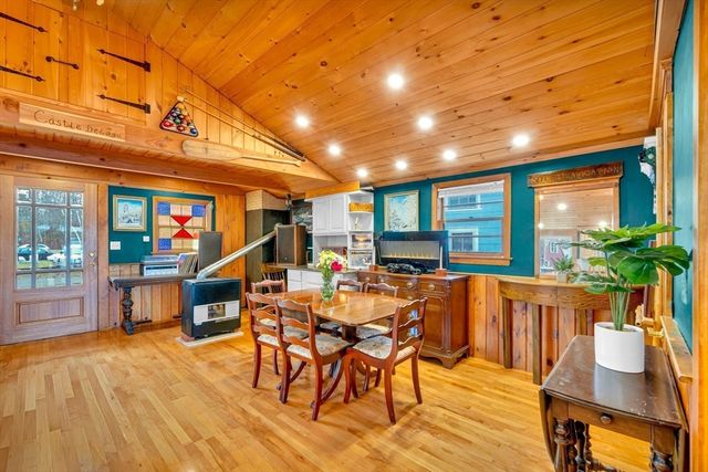 1 Bisson Ln, Merrimac, MA 01860