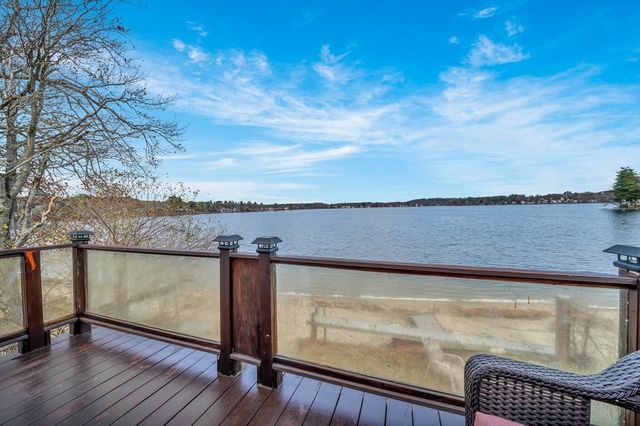 1 Bisson Ln, Merrimac, MA 01860