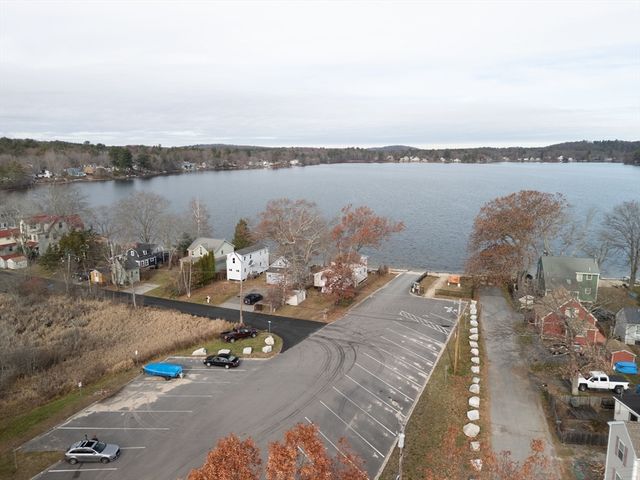 1 Bisson Ln, Merrimac, MA 01860