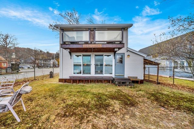 1 Bisson Ln, Merrimac, MA 01860