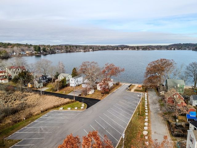 1 Bisson Ln, Merrimac, MA 01860