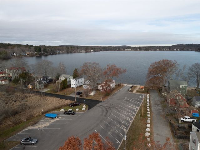 1 Bisson Ln, Merrimac, MA 01860