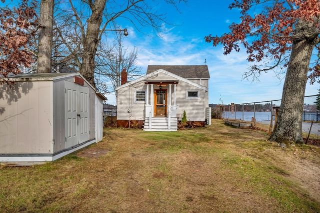 1 Bisson Ln, Merrimac, MA 01860