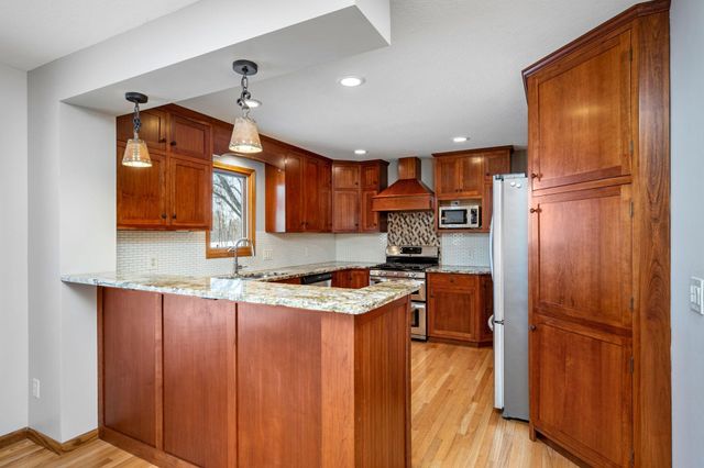 10470 Lancaster Lane N, Maple Grove, MN 55369