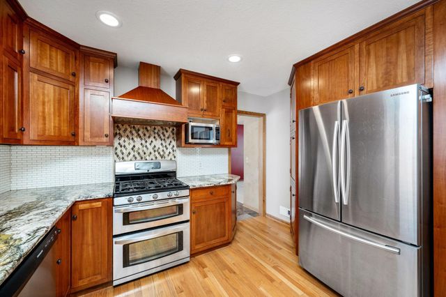 10470 Lancaster Lane N, Maple Grove, MN 55369