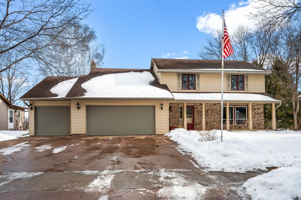 10470 Lancaster Lane N, Maple Grove, MN 55369