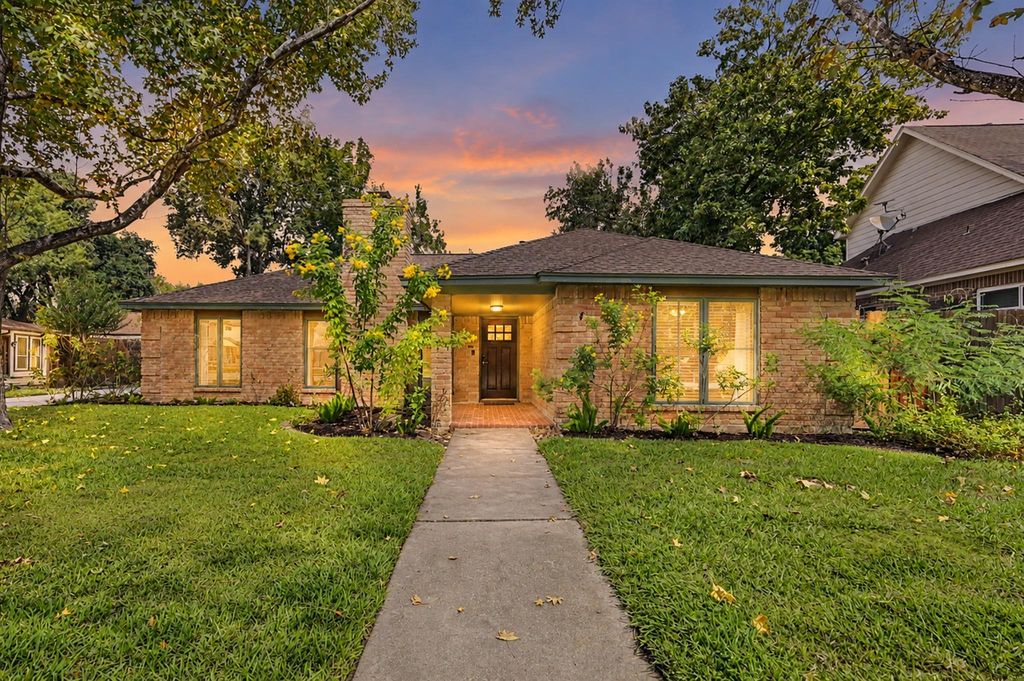 16106 Crawford Street, Jersey Village, TX 77040