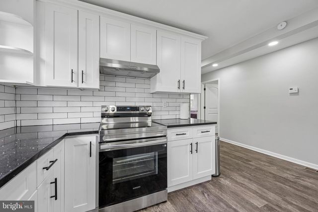 2 GINA DR, Middletown, DE 19709