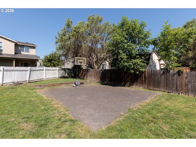 35635 JAKOBI St, St Helens, OR 97051