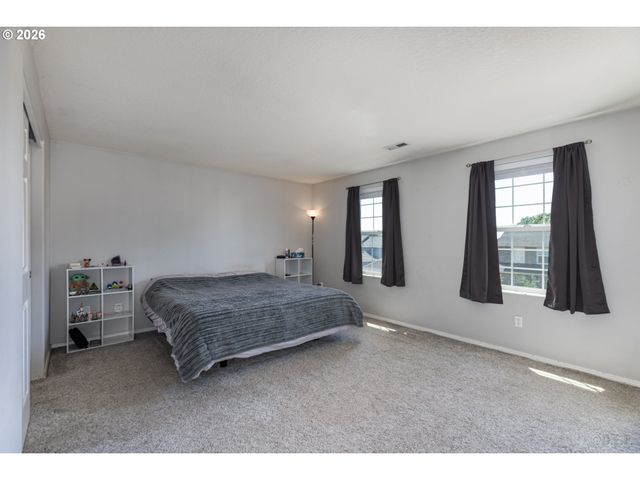 35635 JAKOBI St, St Helens, OR 97051