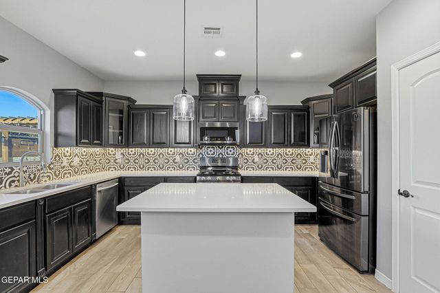 14853 TED BANKS Avenue, El Paso, TX 79938