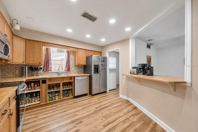 1336 E LAKE SHORE BOULEVARD, Kissimmee, FL 34744