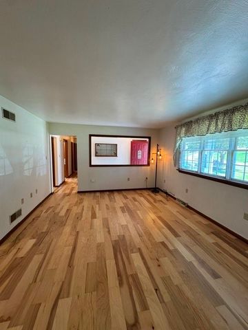 200 Bonita Dr, Hempfield Twp, PA 15601