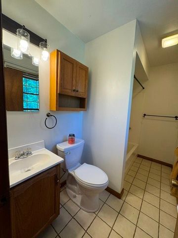 200 Bonita Dr, Hempfield Twp, PA 15601