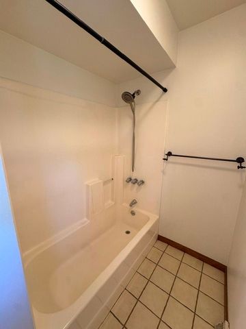 200 Bonita Dr, Hempfield Twp, PA 15601