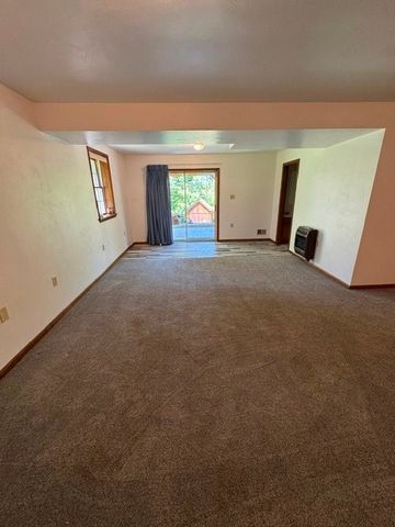 200 Bonita Dr, Hempfield Twp, PA 15601