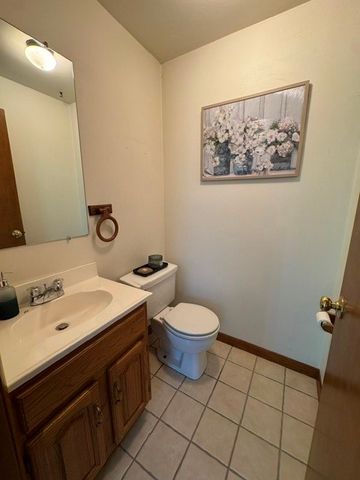 200 Bonita Dr, Hempfield Twp, PA 15601