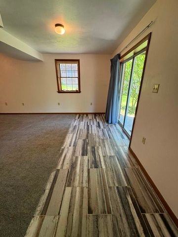 200 Bonita Dr, Hempfield Twp, PA 15601