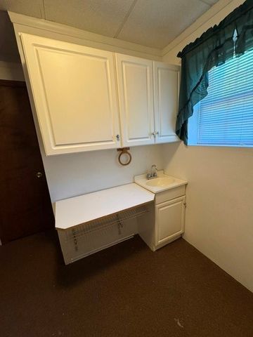 200 Bonita Dr, Hempfield Twp, PA 15601