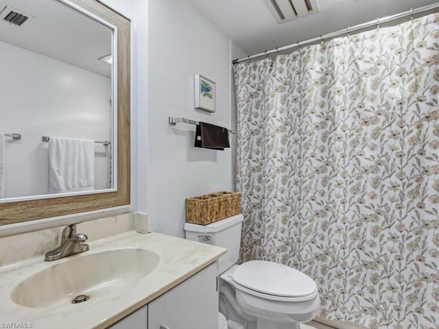 11030 Gulf Shore DR 503, Naples, FL 34108
