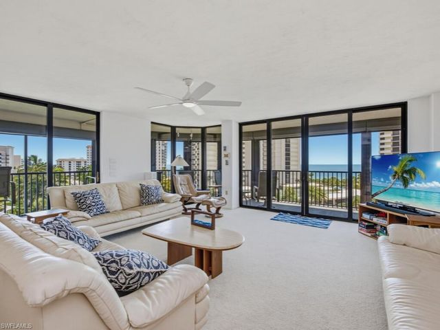 11030 Gulf Shore DR 503, Naples, FL 34108